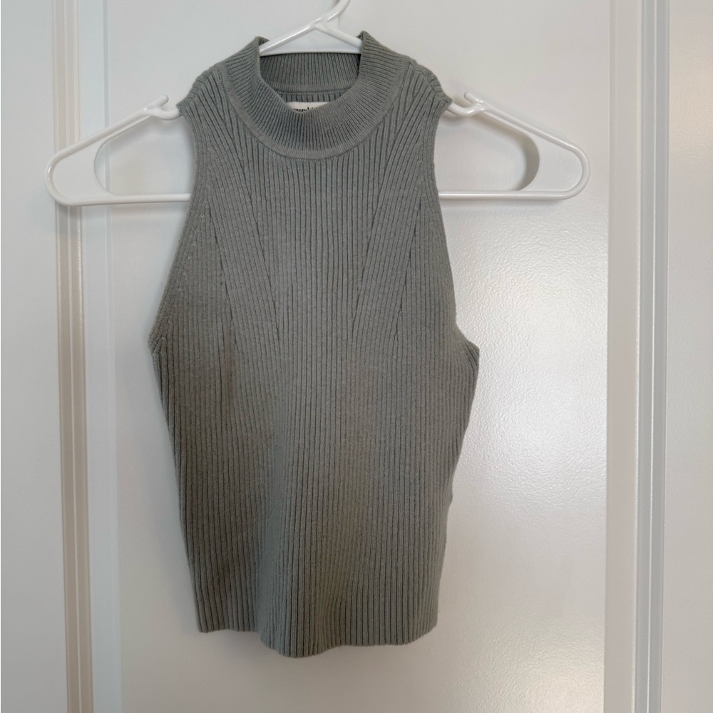 Abercrombie & Fitch Gray Ribbed Crop Top